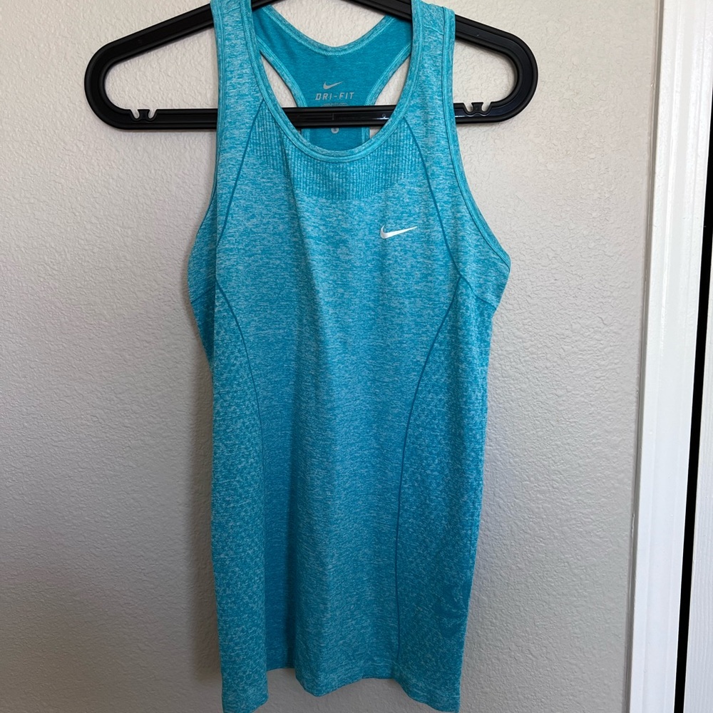 NIKE DRI FIT RACER BACK SIZE SMALL TANK TOP